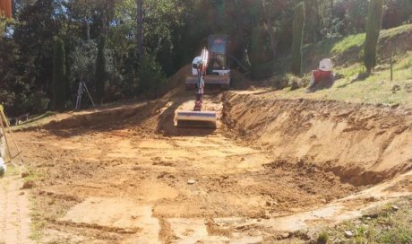 Terrassement de terrain pour construction de maison individuelle Souvignarges 